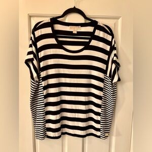 Michael Kors Women’s T-Shirt. Size: M Color: Black & White